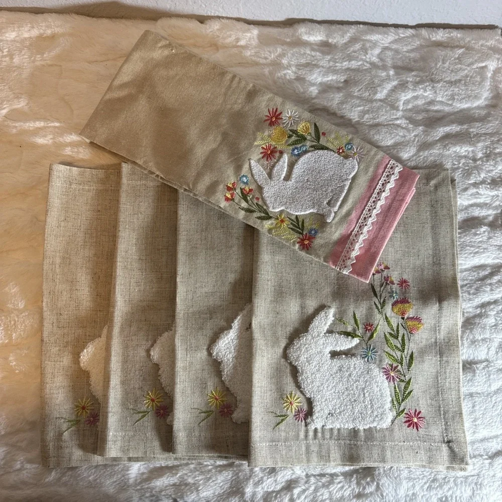 Easter Spring‎ Meadow Bouquet Floral Linen Placemats Set of 4 Embroidered Bunny